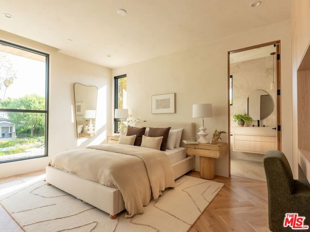 517 N Edinburgh Avenue, Los Angeles CA: https://media.crmls.org/mediaz/3c7f97e4-e247-4ebe-9415-ddaf2c6f51d0.jpg