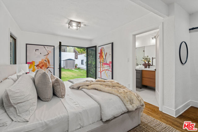 722 N La Jolla Avenue, Los Angeles CA: https://media.crmls.org/mediaz/3c7ffc75-2648-4e81-afa1-dff87f3dbc61.jpg