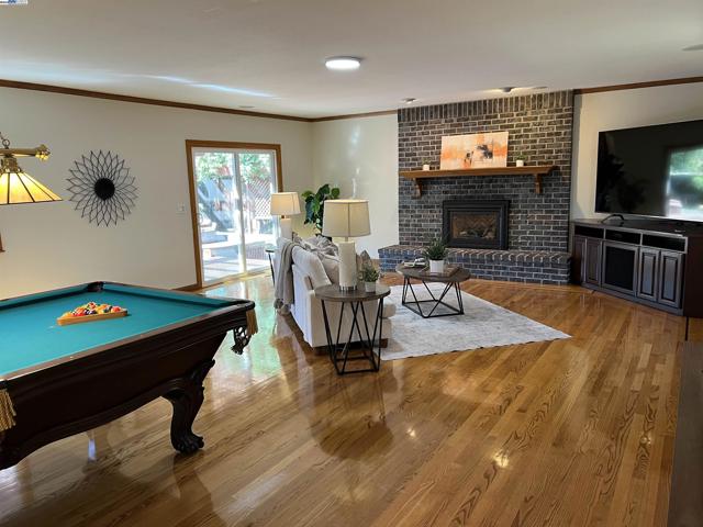 3284 Omega Cir, Pleasanton CA: https://media.crmls.org/mediaz/3c80fda3-24b3-4e8d-870d-c796e79a8cdb.jpg