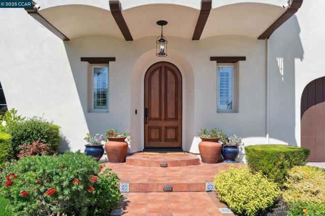 492 Calico Ct, San Ramon CA: https://media.crmls.org/mediaz/3c8113d0-0de9-40eb-86b6-913b70723ac2.jpg