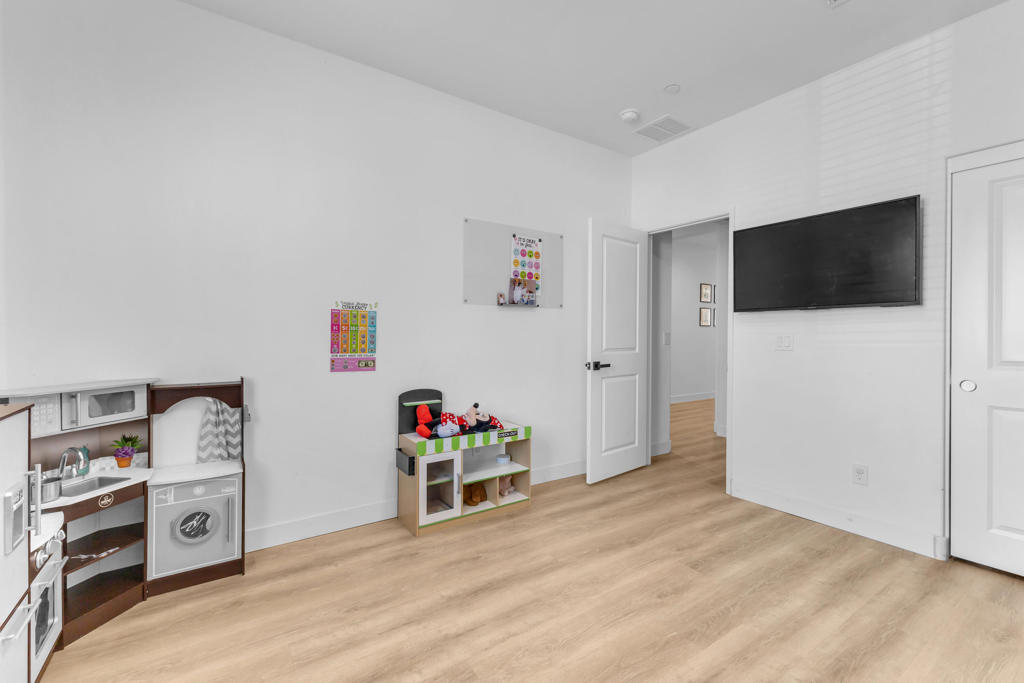 MLS #219138631DA image #23