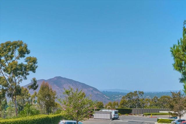 11840 Caminito Ronaldo, San Diego CA: https://media.crmls.org/mediaz/3c822ba9-3146-4f0d-ad5b-a7d81493bd4d.jpg