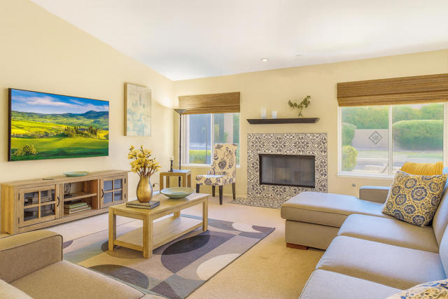 39795 Regency Way, Palm Desert CA: https://media.crmls.org/mediaz/3c826447-9429-4976-85ac-8b1360ff737c.jpg