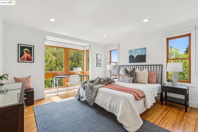 714 Evelyn Ave, Albany CA: https://media.crmls.org/mediaz/3c82719c-3fa0-444b-b084-ff1e0cf22a11.jpg