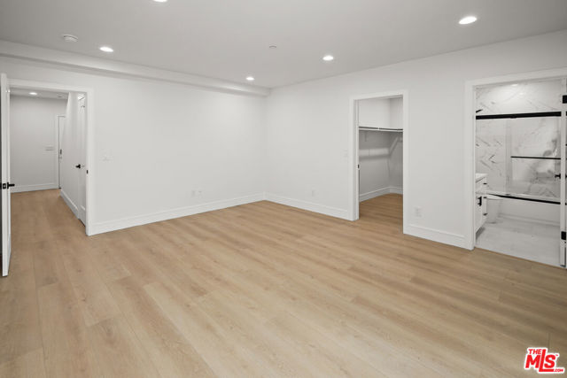 2700 Fletcher Drive, Los Angeles CA: https://media.crmls.org/mediaz/3c82b545-9dea-441f-9d73-7ebf347435e4.jpg