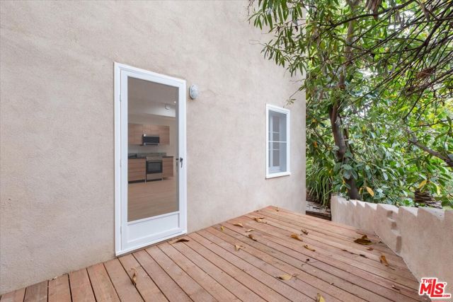 6612 Emmet Terrace, Los Angeles CA: https://media.crmls.org/mediaz/3c82cab4-da7a-4e3c-99e7-b02454d17524.jpg