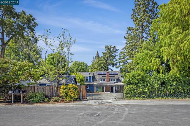 3505 Euclid Ave, Concord CA: https://media.crmls.org/mediaz/3c830214-f436-4657-8a2a-ff3d4129eb0d.jpg
