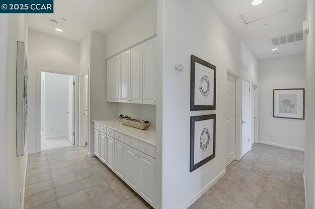 2916 Saklan Indian Dr, Walnut Creek CA: https://media.crmls.org/mediaz/3c833d6e-1e23-405c-a6e7-5e20094169bb.jpg