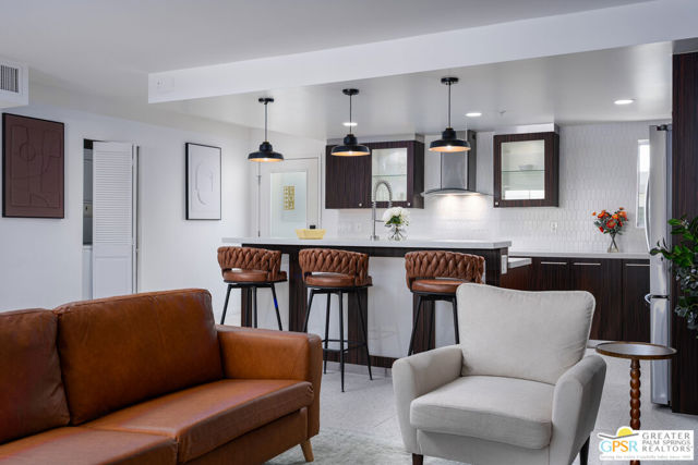 588 E San Lorenzo Road #204, Palm Springs, CA 92264
