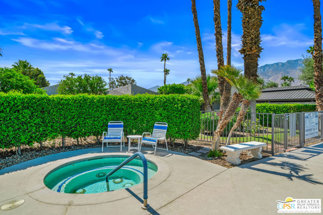 2602 N Whitewater Club Drive, Palm Springs CA: https://media.crmls.org/mediaz/3c862dda-b990-4132-9d13-57fa540277e2.jpg