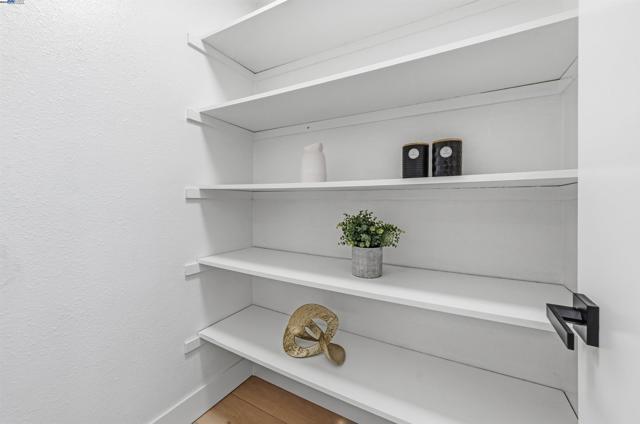 3790 Ruskin Pl, Fremont CA: https://media.crmls.org/mediaz/3c86ad50-7f92-426c-b995-57f3a0355785.jpg