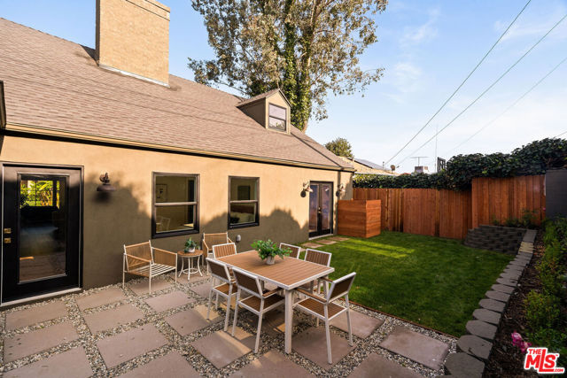 5103 Parkglen Avenue, Los Angeles CA: https://media.crmls.org/mediaz/3c86d418-515f-4a66-a37f-3ebfca266598.jpg