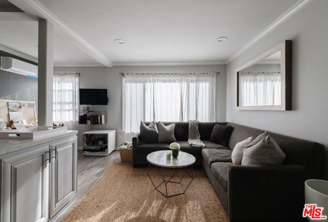 617 Westmount Drive, West Hollywood CA: https://media.crmls.org/mediaz/3c870bf0-2b89-4cfb-a3fc-b0d1e2072108.jpg