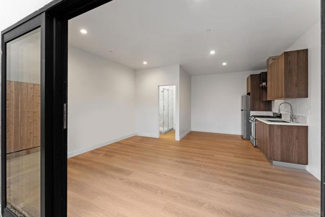 3653 Wilson Ave, San Diego CA: https://media.crmls.org/mediaz/3c87d6d4-9f40-44da-86f3-58979e729888.jpg