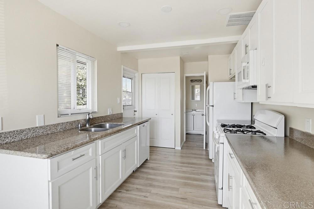 4220 Poplar Street - photo 12