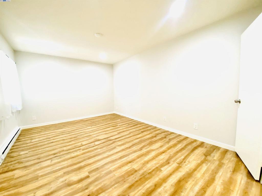 https://media.crmls.org/mediaz/3c888cfa-af00-4b6b-b286-e414e8b77ae4.jpg?preset=X-Large