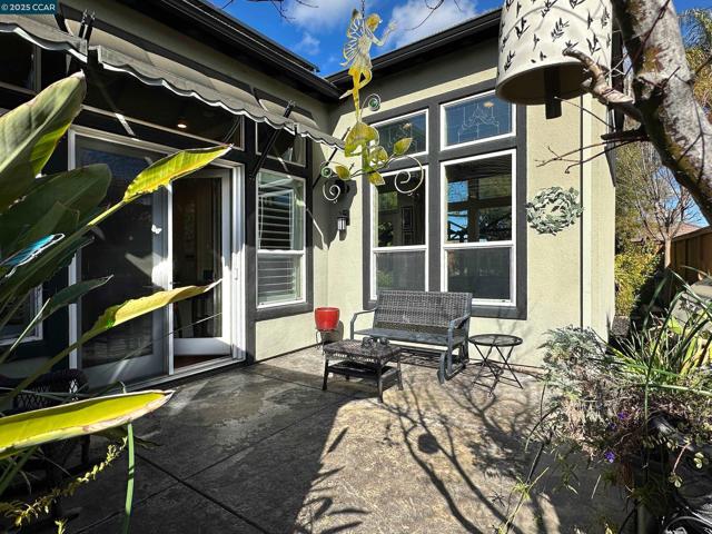 1759 Latour Ave, Brentwood CA: https://media.crmls.org/mediaz/3c899ab2-867e-456c-a586-9d6840bec48f.jpg