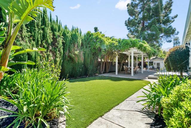 45490 Concho Court, Fremont CA: https://media.crmls.org/mediaz/3c899bf4-885d-409a-8475-81e87c400995.jpg
