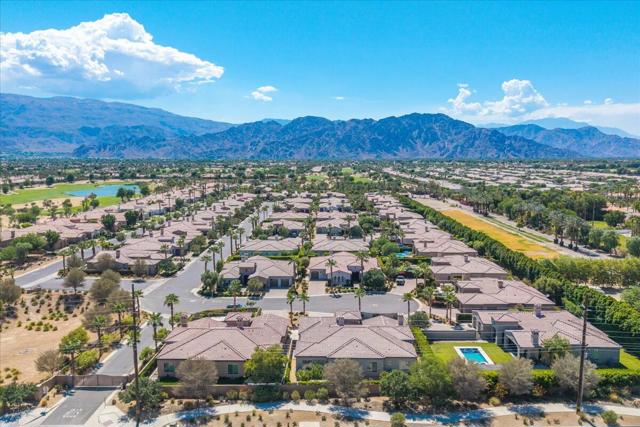 55120 Autumn Valley Court, La Quinta CA: https://media.crmls.org/mediaz/3c89abde-c71b-4eb4-8d7c-4bfd4d4bb4a2.jpg