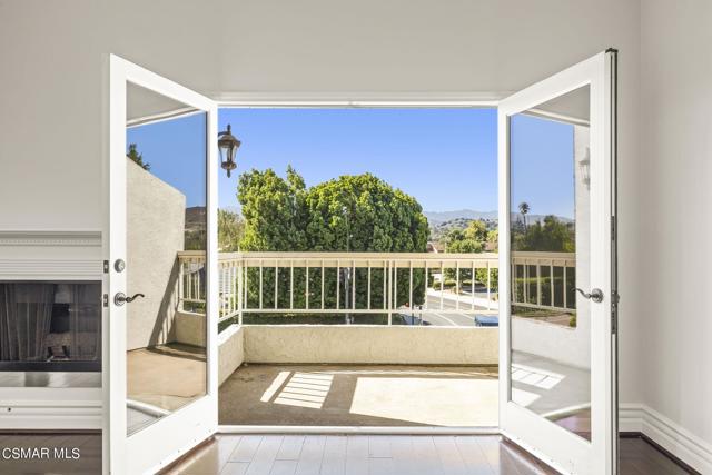 24-web-or-mls-Upmarketmedia_3123Hil-75