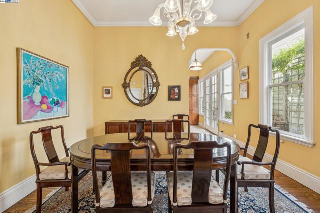 2070 Bush St, San Francisco CA: https://media.crmls.org/mediaz/3c8a8b9a-93d2-4903-97fd-62d6aa78f1ae.jpg