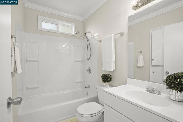 1551 Orange Street, Concord CA: https://media.crmls.org/mediaz/3c8b773c-e4a7-4eaa-a75a-8fb8ca5a0036.jpg