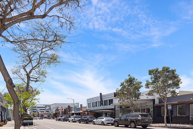 3957 30Th St, San Diego CA: https://media.crmls.org/mediaz/3c8b9b9a-aacf-4fce-b4cd-8664ae9c4b7d.jpg