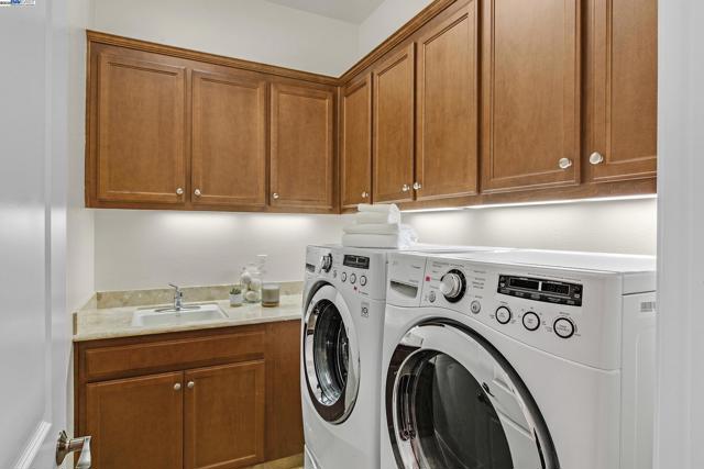 5434 Belarus St, Danville CA: https://media.crmls.org/mediaz/3c8bb325-dc48-4c2b-af65-0323fb68b66f.jpg