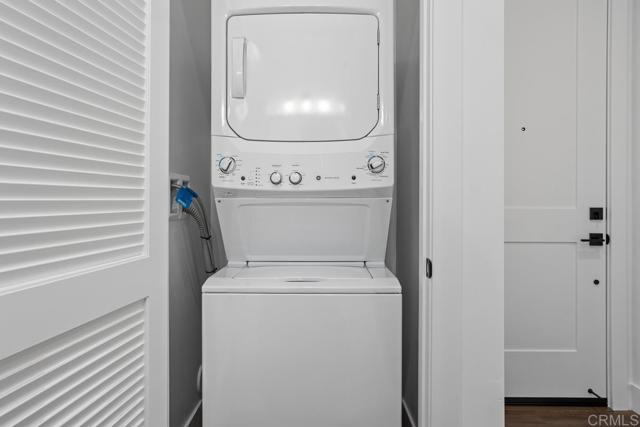 1203 Stonemark Place, Vista CA: https://media.crmls.org/mediaz/3c8e7654-4f67-4671-8c70-8cf6316e48d2.jpg