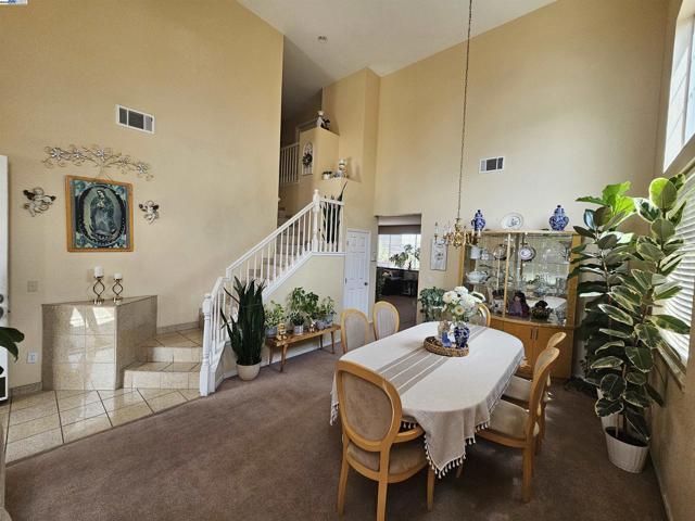 13440 Forestwood Way, Lathrop CA: https://media.crmls.org/mediaz/3c8e92f7-f0ff-44c3-8b9a-eff07f4ccd85.jpg