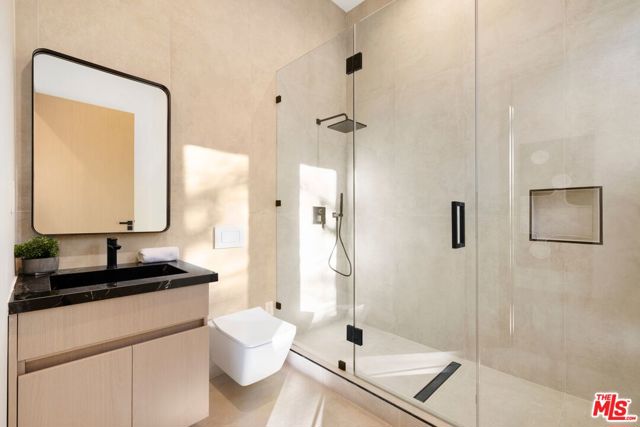 Image 18 of 43 For 5200 Oakdale Avenue