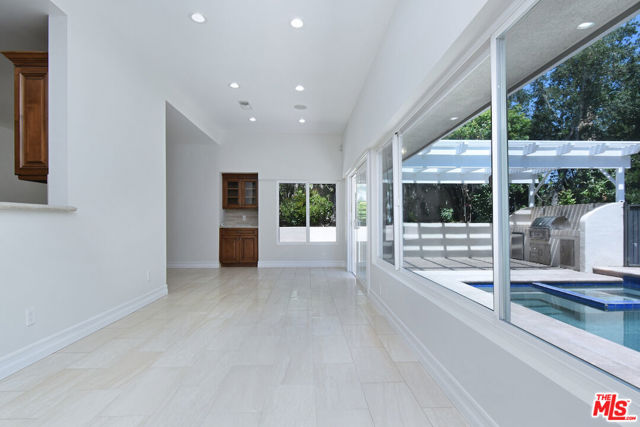 23637 Park Belmonte, Calabasas CA: https://media.crmls.org/mediaz/3c8f448a-1be6-4696-a014-0a8e389fb052.jpg
