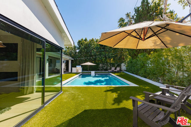 4961 Noeline Avenue, Encino CA: https://media.crmls.org/mediaz/3c8f4892-e935-42e6-bf0c-e9b3b34ea6eb.jpg