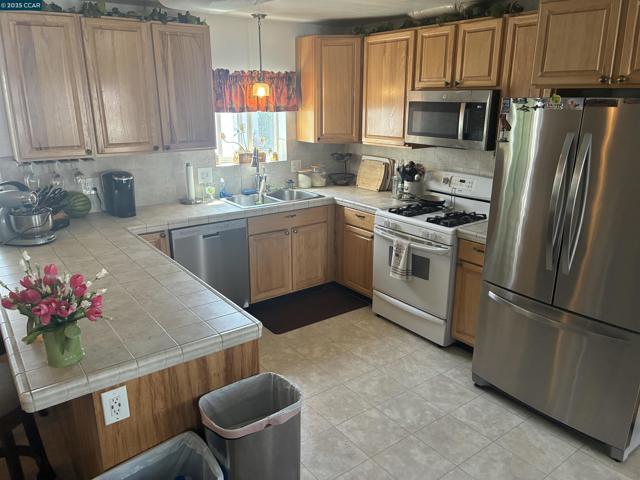 261 Tanbor Way, Pacheco CA: https://media.crmls.org/mediaz/3c900f47-e161-4763-bb39-838a69079ed5.jpg