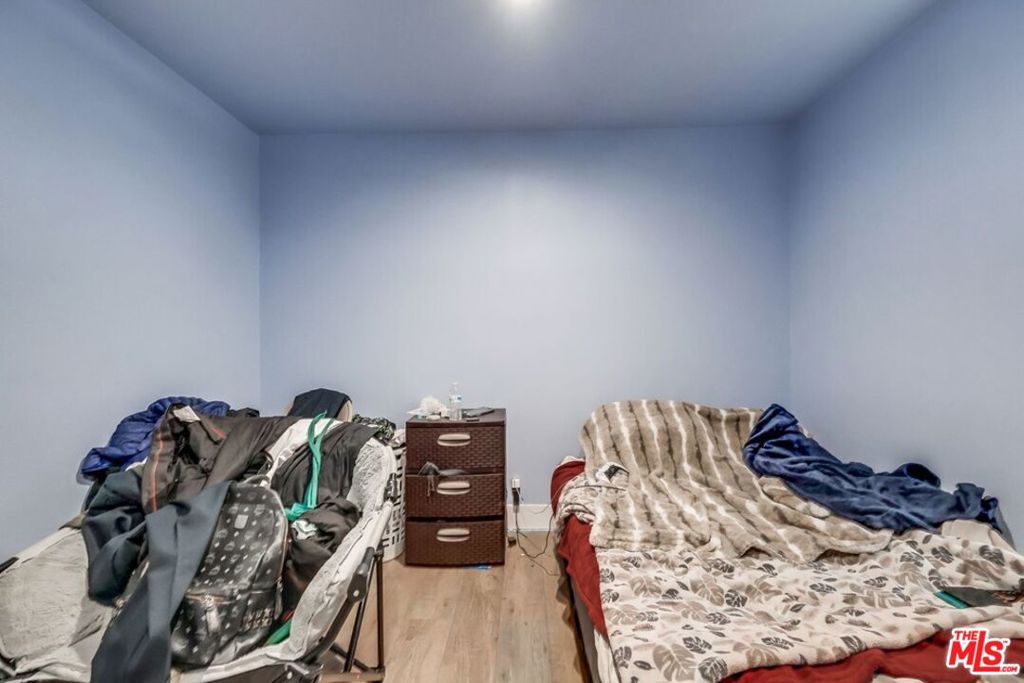 https://media.crmls.org/mediaz/3c9056b7-c6d7-47d2-a883-0af70967d9d0.jpg?preset=X-Large