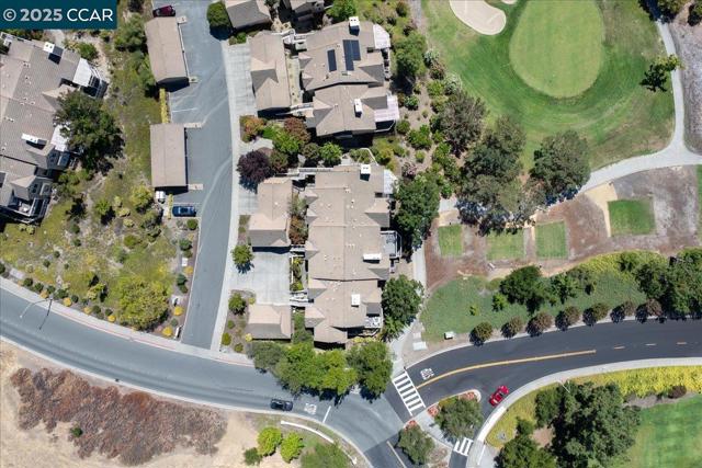 5501 Terra Granada Dr, Walnut Creek CA: https://media.crmls.org/mediaz/3c906fe6-91e0-444b-840a-57cec80a3a8d.jpg