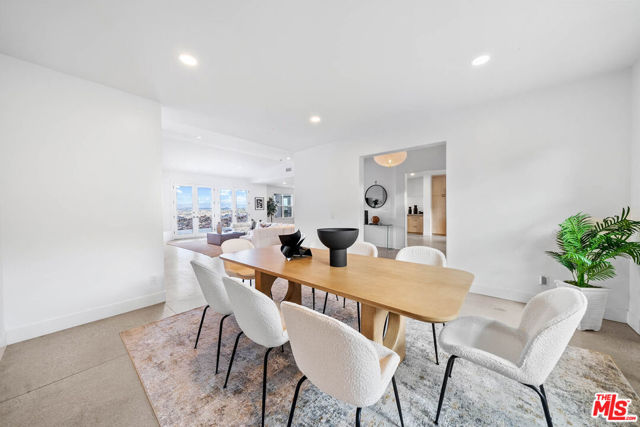 32070 Via Vera, Bonsall CA: https://media.crmls.org/mediaz/3c908297-29c0-4fff-8b14-faf88bf084ca.jpg