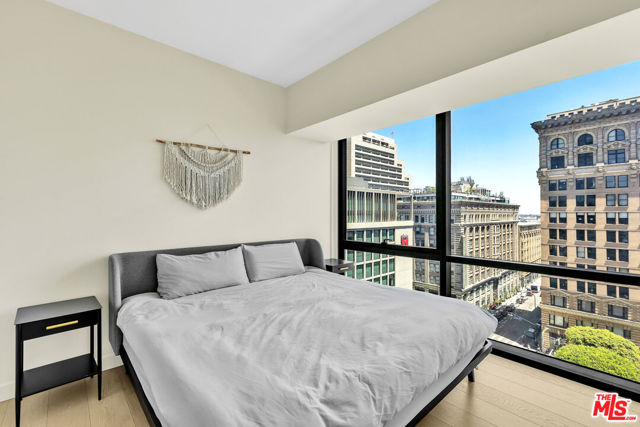 400 S Broadway, Los Angeles CA: https://media.crmls.org/mediaz/3c913bef-d0c8-4077-a6f4-6df61be8c4ef.jpg