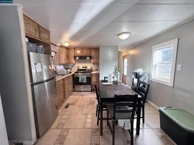 244 American Canyon Rd, American Canyon CA: https://media.crmls.org/mediaz/3c91f4ee-bb25-438c-afa9-8db08b77e191.jpg