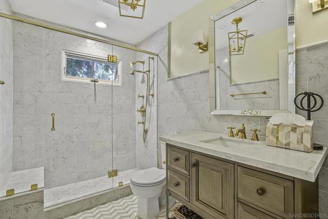5305 La Crescenta, Rancho Santa Fe CA: https://media.crmls.org/mediaz/3c921a4e-e69a-48d9-bd0d-144130555184.jpg