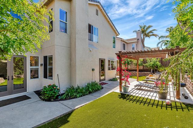 975 Oak Brook Way, Gilroy CA: https://media.crmls.org/mediaz/3c924f43-a0ee-46d9-abb1-394c6ae8796d.jpg