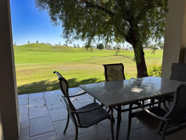 54974 Oaktree, La Quinta CA: https://media.crmls.org/mediaz/3c93311f-b238-4699-a6a1-571af9d7f279.jpg