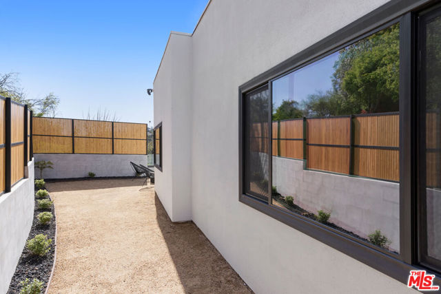 3750 Roberta Street, Los Angeles CA: https://media.crmls.org/mediaz/3c93d20e-63c3-4e8e-bb4a-7acc60299d8c.jpg