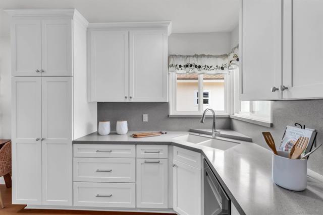 4642 59th Street, San Diego CA: https://media.crmls.org/mediaz/3c93d5a4-40f3-4b30-9600-161fae5fe3df.jpg