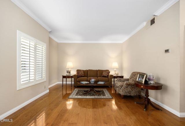 Detail Gallery Image 5 of 24 For 484 S Euclid #107,  Pasadena,  CA 91101 - 3 Beds | 2/1 Baths