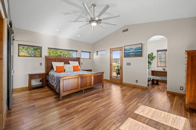 15636 Sage Hill Drive, Ramona CA: https://media.crmls.org/mediaz/3c949eb0-f888-47dd-8f83-ce2048ce34fc.jpg