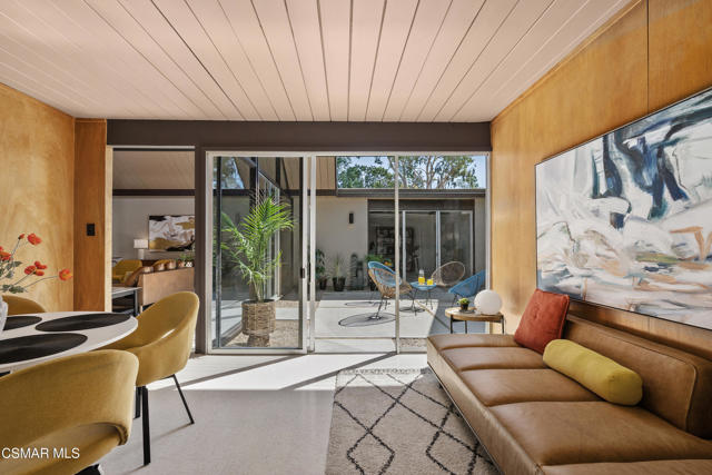 1449 Fordham Avenue, Thousand Oaks CA: https://media.crmls.org/mediaz/3c951ce2-9a7c-473a-a2ca-f0455986acea.jpg