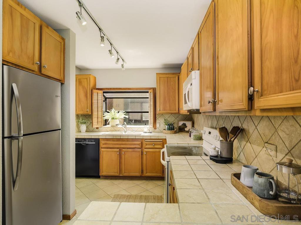 917 Torrance - photo 9