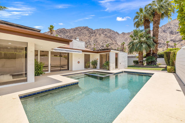 46428 War Bonnet Circle, Indian Wells CA: https://media.crmls.org/mediaz/3c978f39-bdee-4407-b7f1-1f4894450c42.jpg