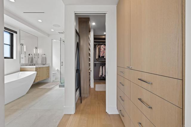 Detail Gallery Image 29 of 72 For 119 41st St, Newport Beach,  CA 92663 - 3 Beds | 5 Baths